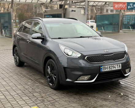 Сірий Кіа Niro, об'ємом двигуна 1.58 л та пробігом 152 тис. км за 14500 $, фото 1 на Automoto.ua