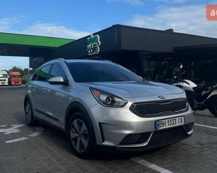 Серый Киа Niro, объемом двигателя 1.6 л и пробегом 112 тыс. км за 16000 $, фото 1 на Automoto.ua