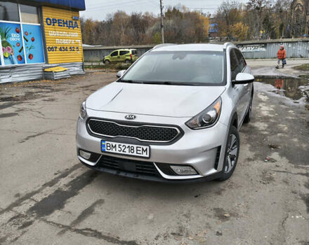 Серый Киа Niro, объемом двигателя 1.58 л и пробегом 143 тыс. км за 17500 $, фото 1 на Automoto.ua