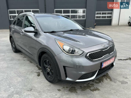 Серый Киа Niro, объемом двигателя 1.58 л и пробегом 206 тыс. км за 14800 $, фото 1 на Automoto.ua
