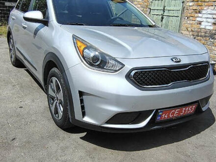 Киа Niro 2018 в Казатине на Automoto.ua Серый Киа Niro, объемом двигателя 1.6 л и пробегом 109 тыс. км за 15500 $, фото 1 на Automoto.ua