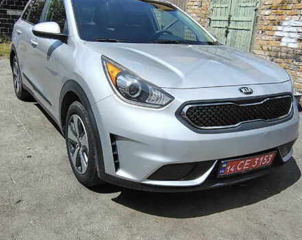 Серый Киа Niro, объемом двигателя 1.6 л и пробегом 109 тыс. км за 15700 $, фото 1 на Automoto.ua