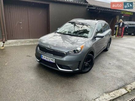 Серый Киа Niro, объемом двигателя 1.58 л и пробегом 135 тыс. км за 13900 $, фото 1 на Automoto.ua