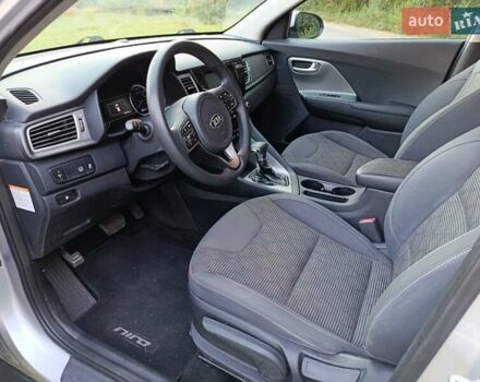 Сірий Кіа Niro, об'ємом двигуна 1.58 л та пробігом 165 тис. км за 15777 $, фото 1 на Automoto.ua
