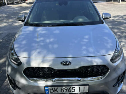 Киа Niro 2018 в Ровно на Automoto.ua Серый Киа Niro, объемом двигателя 1.6 л и пробегом 40 тыс. км за 20500 $, фото 1 на Automoto.ua
