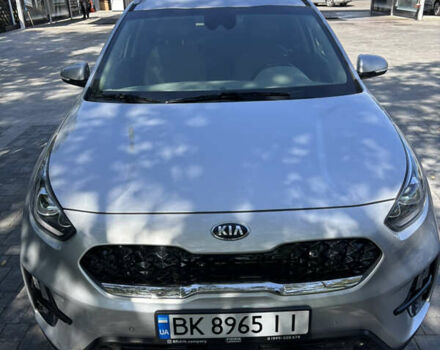 Серый Киа Niro, объемом двигателя 1.6 л и пробегом 40 тыс. км за 20500 $, фото 1 на Automoto.ua
