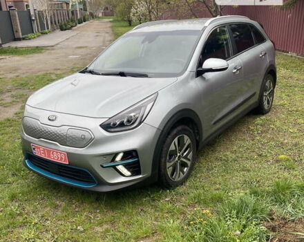 Сірий Кіа Niro, об'ємом двигуна 0 л та пробігом 127 тис. км за 22000 $, фото 1 на Automoto.ua