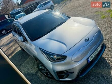 Сірий Кіа Niro, об'ємом двигуна 0 л та пробігом 130 тис. км за 17900 $, фото 1 на Automoto.ua