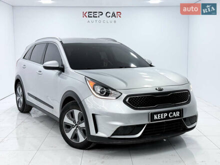 Серый Киа Niro, объемом двигателя 1.6 л и пробегом 115 тыс. км за 16200 $, фото 1 на Automoto.ua