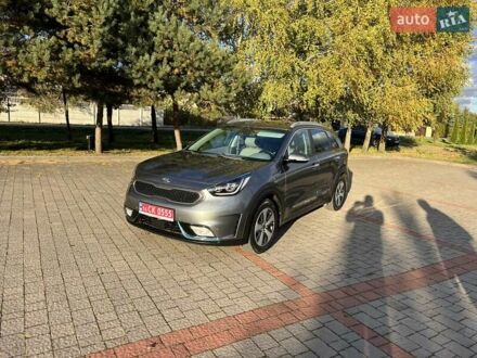 Киа Niro 2018 в Львове на Automoto.ua Серый Киа Niro, объемом двигателя 1.58 л и пробегом 135 тыс. км за 17999 $, фото 1 на Automoto.ua