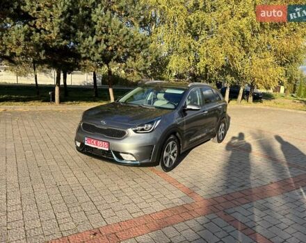 Серый Киа Niro, объемом двигателя 1.58 л и пробегом 135 тыс. км за 17999 $, фото 1 на Automoto.ua