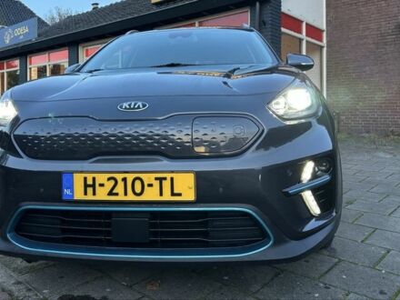 Серый Киа Niro, объемом двигателя 0 л и пробегом 102 тыс. км за 16128 $, фото 1 на Automoto.ua