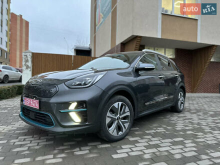 Киа Niro 2019 в Луцке на Automoto.ua Серый Киа Niro, объемом двигателя 0 л и пробегом 72 тыс. км за 17950 $, фото 1 на Automoto.ua