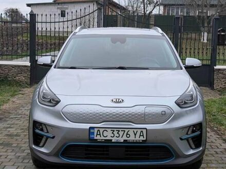 Серый Киа Niro, объемом двигателя 0 л и пробегом 142 тыс. км за 18800 $, фото 1 на Automoto.ua