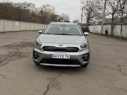 Сірий Кіа Niro, об'ємом двигуна 1.58 л та пробігом 40 тис. км за 22500 $, фото 1 на Automoto.ua
