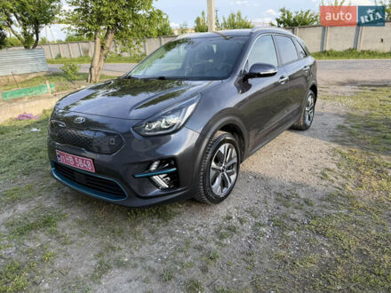 Киа Niro 2019 в Волочиске на Automoto.ua Серый Киа Niro, объемом двигателя 0 л и пробегом 100 тыс. км за 18896 $, фото 1 на Automoto.ua