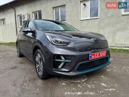Киа Niro 2019 в Дрогобыче на Automoto.ua Серый Киа Niro, объемом двигателя 0 л и пробегом 128 тыс. км за 17776 $, фото 1 на Automoto.ua