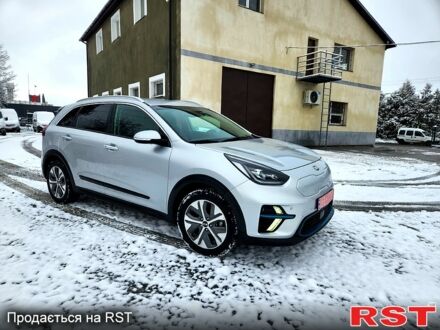 Киа Niro 2019 в Дубно на Automoto.ua Серый Киа Niro, объемом двигателя 0 л и пробегом 86 тыс. км за 18100 $, фото 1 на Automoto.ua