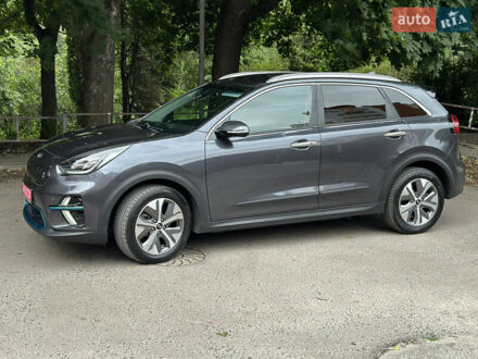 Кіа Niro 2019 у Тернополі на Automoto.ua Сірий Кіа Niro, об'ємом двигуна 0 л та пробігом 122 тис. км за 19519 $, фото 1 на Automoto.ua