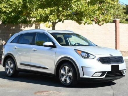 Сірий Кіа Niro, об'ємом двигуна 1.6 л та пробігом 49 тис. км за 12500 $, фото 1 на Automoto.ua