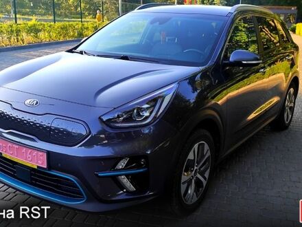 Серый Киа Niro, объемом двигателя 0.15 л и пробегом 116 тыс. км за 18000 $, фото 1 на Automoto.ua