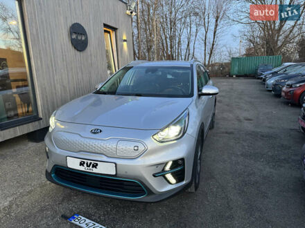Серый Киа Niro, объемом двигателя 0 л и пробегом 157 тыс. км за 17900 $, фото 1 на Automoto.ua