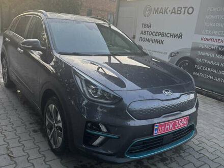 Кіа Niro 2019 у Чернівцях на Automoto.ua Сірий Кіа Niro, об'ємом двигуна 0 л та пробігом 98 тис. км за 19500 $, фото 1 на Automoto.ua