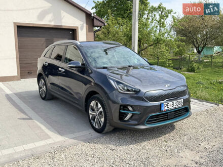 Киа Niro 2019 в Хмельницком на Automoto.ua Серый Киа Niro, объемом двигателя 0 л и пробегом 115 тыс. км за 18885 $, фото 1 на Automoto.ua
