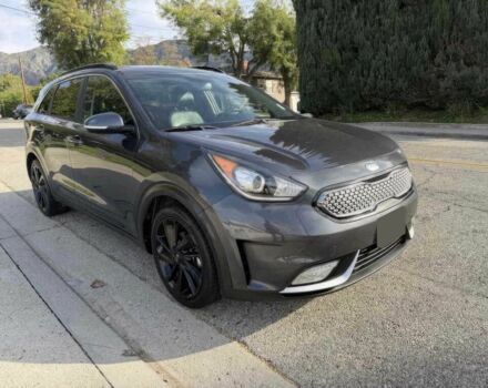 Сірий Кіа Niro, об'ємом двигуна 1.6 л та пробігом 33 тис. км за 7800 $, фото 1 на Automoto.ua