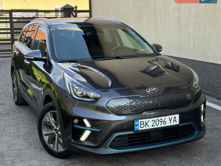 Кіа Niro 2019 у Дубно на Automoto.ua Сірий Кіа Niro, об'ємом двигуна 0 л та пробігом 113 тис. км за 17799 $, фото 1 на Automoto.ua