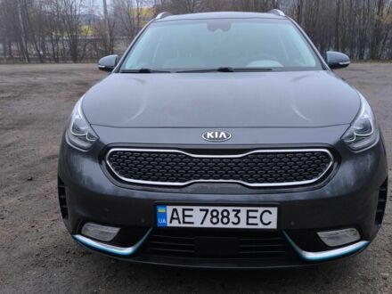 Сірий Кіа Niro, об'ємом двигуна 1.6 л та пробігом 80 тис. км за 21000 $, фото 1 на Automoto.ua