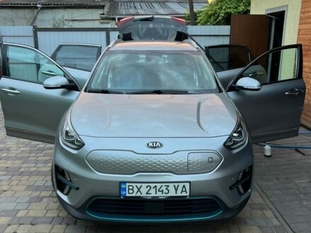 Серый Киа Niro, объемом двигателя 0 л и пробегом 147 тыс. км за 17800 $, фото 1 на Automoto.ua