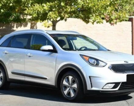 Серый Киа Niro, объемом двигателя 1.6 л и пробегом 48 тыс. км за 12000 $, фото 1 на Automoto.ua