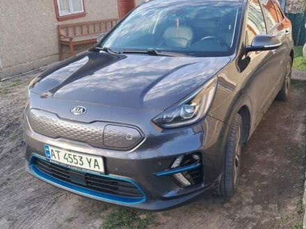 Сірий Кіа Niro, об'ємом двигуна 0 л та пробігом 159 тис. км за 18200 $, фото 1 на Automoto.ua