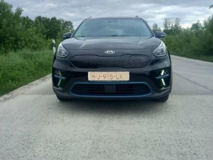 Киа Niro 2020 в Стрые на Automoto.ua Серый Киа Niro, объемом двигателя 0 л и пробегом 88 тыс. км за 20300 $, фото 1 на Automoto.ua