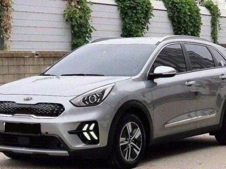 Серый Киа Niro, объемом двигателя 0 л и пробегом 44 тыс. км за 17500 $, фото 1 на Automoto.ua