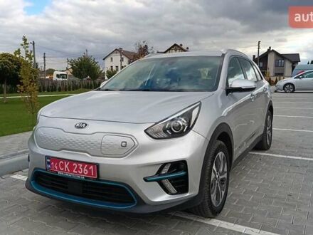 Серый Киа Niro, объемом двигателя 0 л и пробегом 82 тыс. км за 19500 $, фото 1 на Automoto.ua