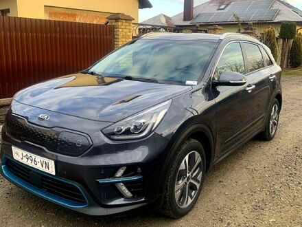 Серый Киа Niro, объемом двигателя 0.14 л и пробегом 140 тыс. км за 18800 $, фото 1 на Automoto.ua