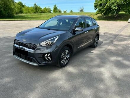 Кіа Niro 2020 у Києві на Automoto.ua Сірий Кіа Niro, об'ємом двигуна 1.6 л та пробігом 128 тис. км за 11500 $, фото 1 на Automoto.ua
