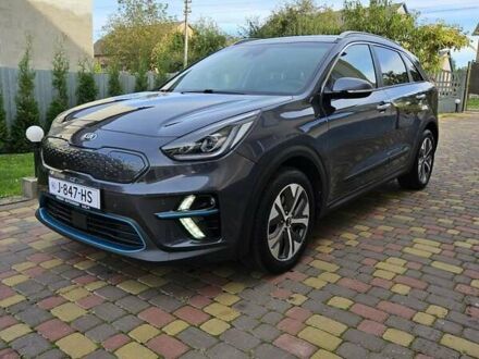 Кіа Niro 2020 у Дубно на Automoto.ua Сірий Кіа Niro, об'ємом двигуна 0 л та пробігом 136 тис. км за 19200 $, фото 1 на Automoto.ua