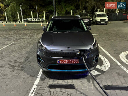 Киа Niro 2020 в Киеве на Automoto.ua Серый Киа Niro, объемом двигателя 0 л и пробегом 116 тыс. км за 17999 $, фото 1 на Automoto.ua