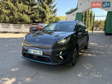 Серый Киа Niro, объемом двигателя 0 л и пробегом 142 тыс. км за 19900 $, фото 1 на Automoto.ua
