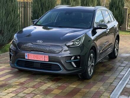 Кіа Niro 2020 у Дрогобичі на Automoto.ua Сірий Кіа Niro, об'ємом двигуна 0 л та пробігом 73 тис. км за 18900 $, фото 1 на Automoto.ua
