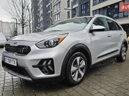 Серый Киа Niro, объемом двигателя 1.58 л и пробегом 115 тыс. км за 19000 $, фото 1 на Automoto.ua