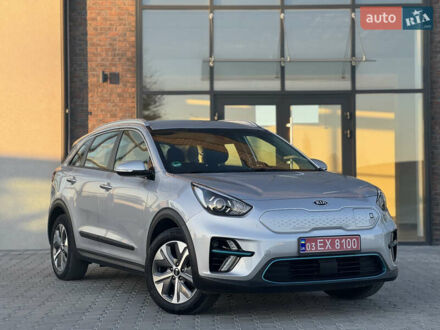 Киа Niro 2021 в Тернополе на Automoto.ua Серый Киа Niro, объемом двигателя 0 л и пробегом 139 тыс. км за 17999 $, фото 1 на Automoto.ua