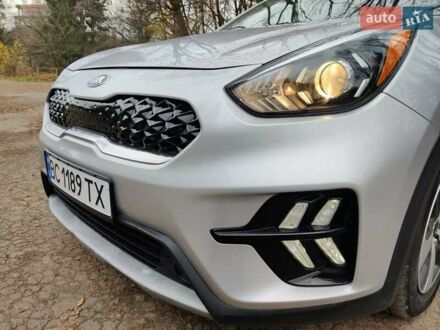 Серый Киа Niro, объемом двигателя 1.58 л и пробегом 115 тыс. км за 19800 $, фото 1 на Automoto.ua
