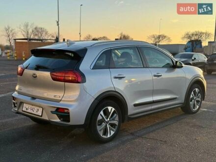 Сірий Кіа Niro, об'ємом двигуна 0 л та пробігом 110 тис. км за 17800 $, фото 1 на Automoto.ua