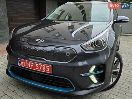 Киа Niro 2021 в Тернополе на Automoto.ua Серый Киа Niro, объемом двигателя 0 л и пробегом 142 тыс. км за 17999 $, фото 1 на Automoto.ua