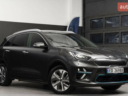 Серый Киа Niro, объемом двигателя 0 л и пробегом 77 тыс. км за 14950 $, фото 1 на Automoto.ua