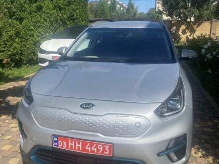 Кіа Niro 2021 у Києві на Automoto.ua Сірий Кіа Niro, об'ємом двигуна 0 л та пробігом 52 тис. км за 17499 $, фото 1 на Automoto.ua